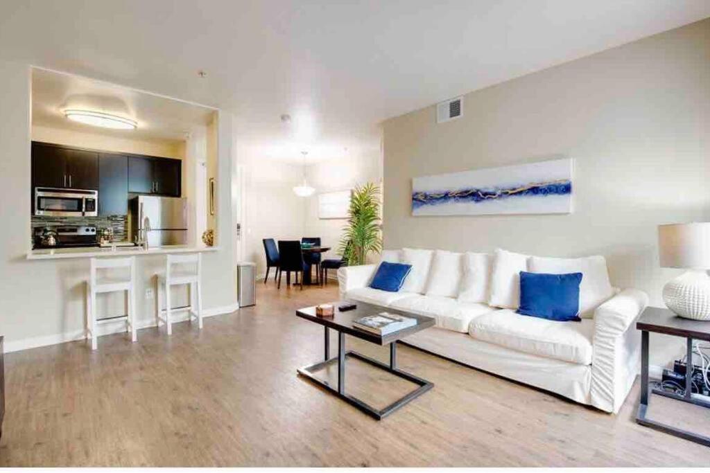 The Nest A Spacious 1 Bedroom Apartment With A Pool View Los Angeles Exterior photo